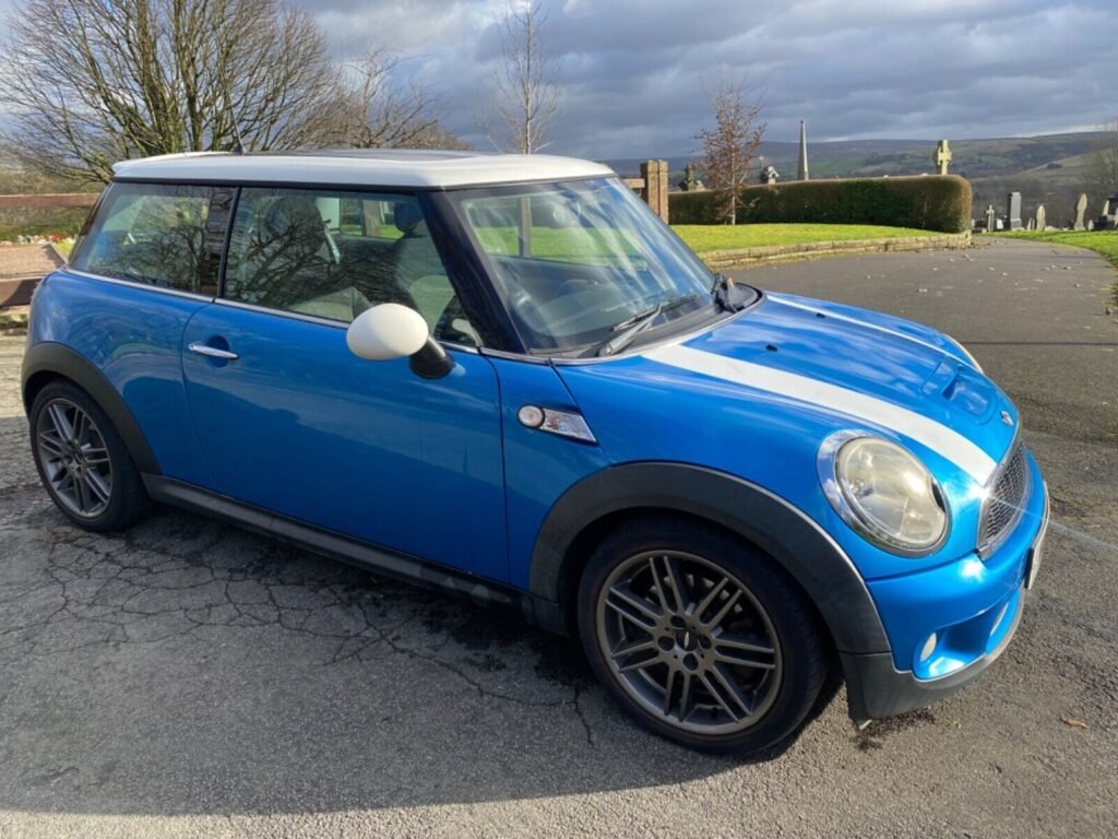 R56 2006 Mini Cooper S 1.6 turbo petrolHere my wife’s mini for sale Runs and drives great very fast little carMot exp 24th November 2024Fully loadedHalf leather Full panoramic roofSport buttonXenon head lights with washer Rare john cooper works light weight alloy wheels Genuine mini rubber mats Drilled & groves front brakes Recent work done:Bosch wipers £30New rear discs and pads £135Timing chain