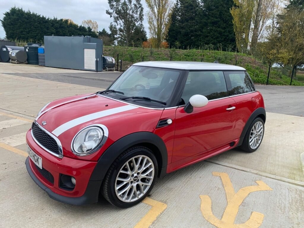 2013 Mini Cooper turbo diesel with jcw body kit. 131k miles Mot till October 20241/2 leather