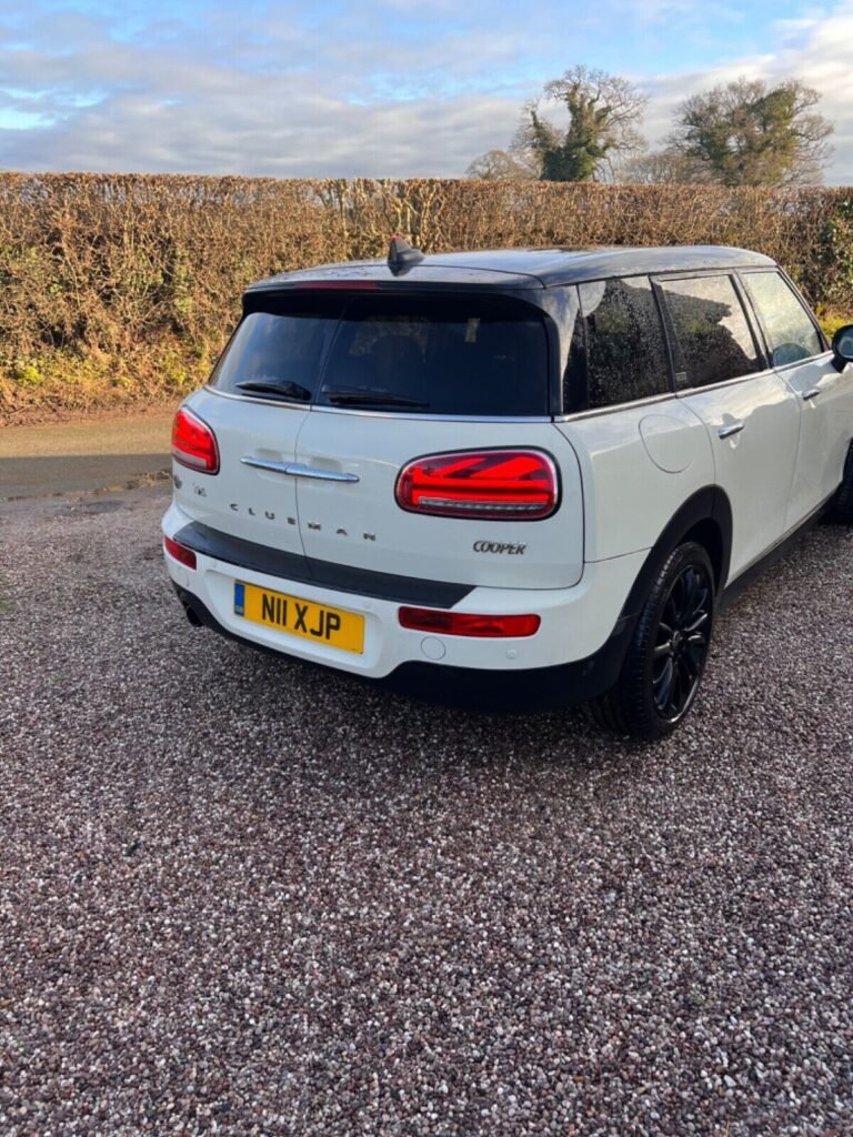 This 2018 MINI Clubman 1.5 Cooper Euro 6 (s/s) 6dr ESTATE is a top-quality vehicle with a sleek white exterior and black interior. With only 2 previous owners and a mileage of 59300