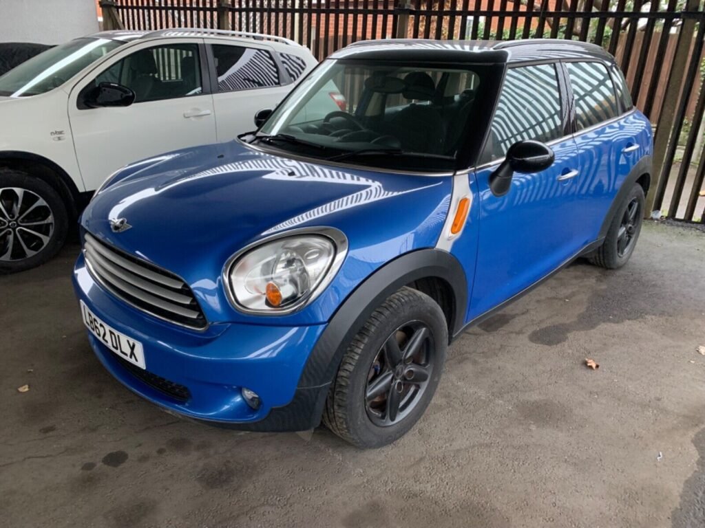 Take a look at this 62-reg MINI COUNTRYMAN 1.6