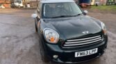 This stylish Mini Cooper Countryman is the perfect car for anyone who wants a nice automatic car. With its eye-catching green exterior and  brown Leather interior