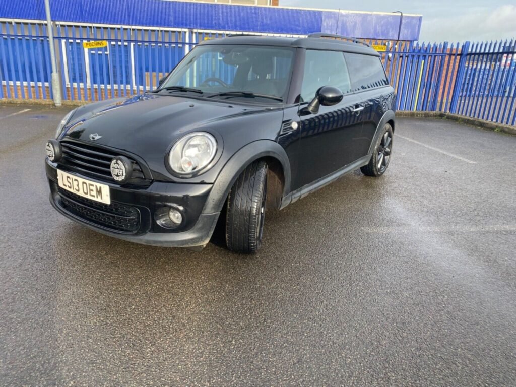 Mini clubman cooper 2.0d. Listed as spares or repair as engine is knocking badly. O/s/f wheel is damaged (see photo) has a few car park dings but other than that it’s in good condition.